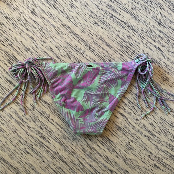 Roxy bikini bottom 💜💚 - Picture 2 of 2